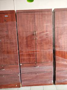 Almari Kayu Pre-loved 