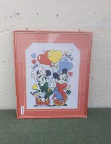 YD95B Bingkai Gambar 44 X 53 cm Mickey Mouse Love