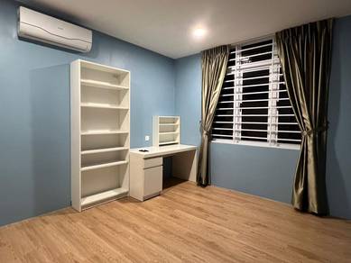 Apartment For Sale in McKenzie Avenue