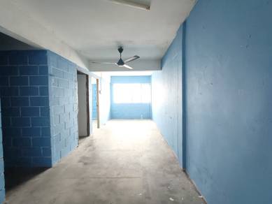 Flat For Rent in Taman Semarak II