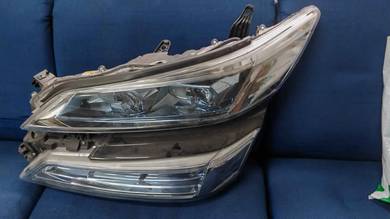 Toyota Vellfire AH30 LH Headlamp