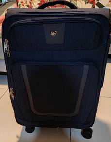360 swivel medium-sized luggage