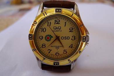 Q&Q Quartz Round Yellow Dial with PDO Logo Watch