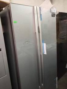 Hitachi Fridge Refrigerator Display Side by Side