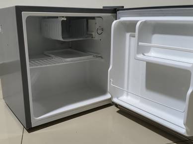 Midea 50L Mini Bar Fridge MDRD86FGG — Great Condit