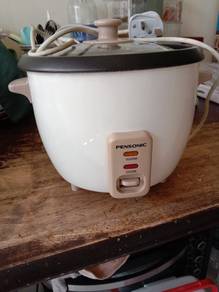 Medium size rice cooker