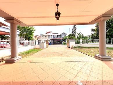 Semi-Detached House For Sale in Shah Alam,SGR