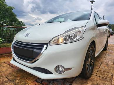 Peugeot 208 VTi ALLURE in Subang Perdana, SGR
