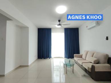 Condominium For Rent in Emerald Residence