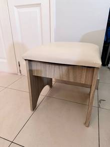dressing table - chair