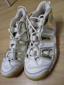 NIKE AIR UpTempo