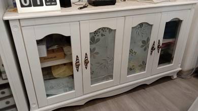 Cabinet perhiasan-pintu kaca