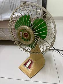 Vintage SANYO Oscillating Table Fan 🌀