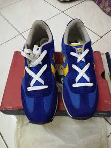Vintage N.O.S CONVERSE Shoes 6Uk