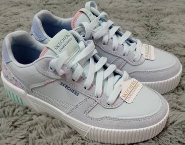 Brand New Skechers sneakers