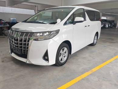 Toyota Alphard X in Desa Petaling, KUL