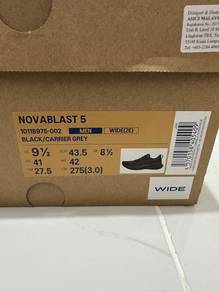 ASICS Novablast 5 WIDE