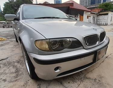 BMW 318i 18i (CBU) in Old Klang Road, KUL