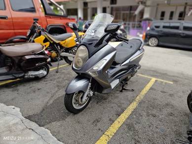 Sym VTS 200