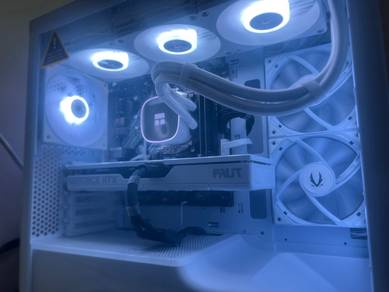 pc gaming nak jual sbb xde masa nak main game