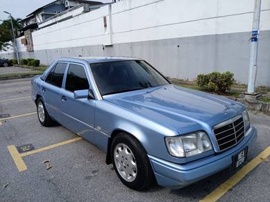 Mercedes Benz 230E in Shah Alam, SGR