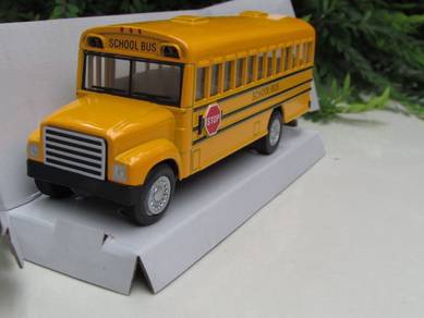 Kinsmart Diecast Car Yellow US School Bus