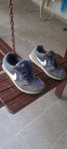 Nike MD Runner & Skechers Go Walk