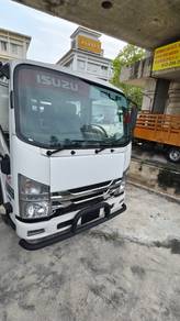 Isuzu NLR77 CREW