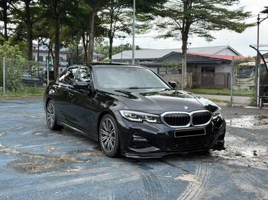 BMW 330i 30i in Tampoi, JHR