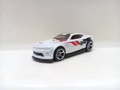 Hot Wheels '18 COPO Camaro SS Diecast Car