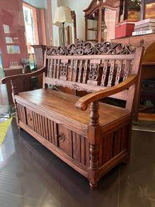 Authentic ANTIQUE NARRA GALLINERRA wooden bench