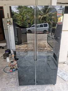 refrigerator 