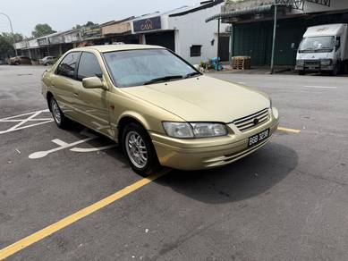 Toyota Camry GX in Puchong, KUL