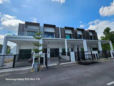 2.5-storey Terraced House For Sale in Cheng,MLK