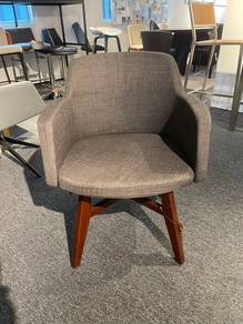 Modern Fabric Lounge Chair – Comfortable & Solid