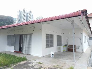 Semi-Detached House For Rent in Tanjung Bungah,PNG