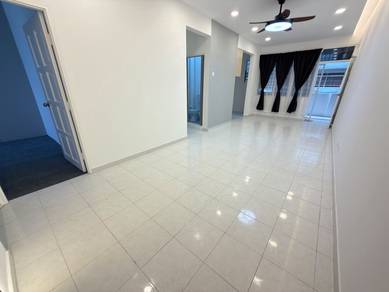Condominium For Sale in Bukit Saujana