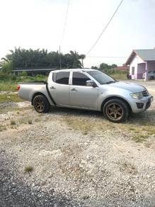 Mitsubishi Triton LITE in Subang Jaya, SGR
