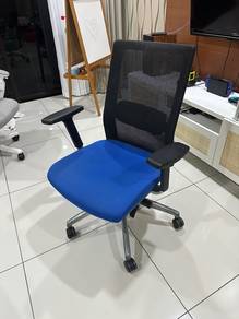 Ergonomic Mesh Office Chair (Blue Fabric)