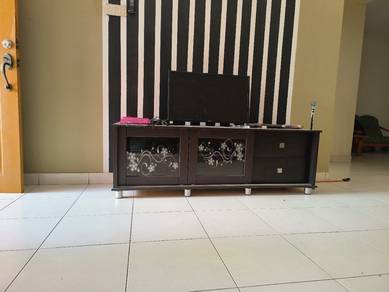 Samsung Tv with rack