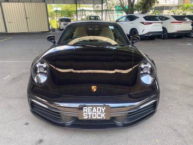 Porsche 911 Carrera CARRERA 4 in City Centre, KUL