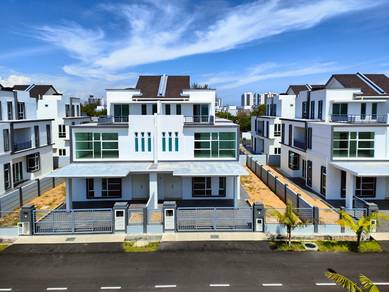 Semi-Detached House For Sale in Klebang,MLK
