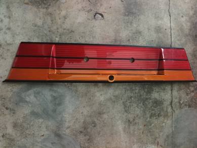 E34 5 series License plate filler trunk reflector 