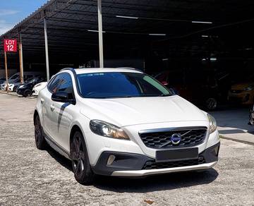 Volvo V40 CROSS COUNTRY T5 in Salak Selatan, KUL