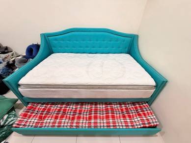 Single bunk bed frame and mattresses