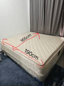 King Bed + Divan