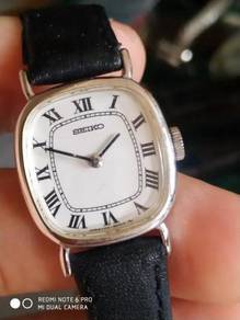 Retro Seiko lady watch NOS manual wind