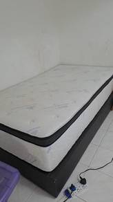Twin Size Mattress with Divan Base