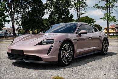 Porsche Taycan - in Kota Kemuning, SGR