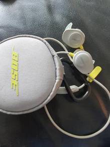 Bose Soundsports wireless earphones